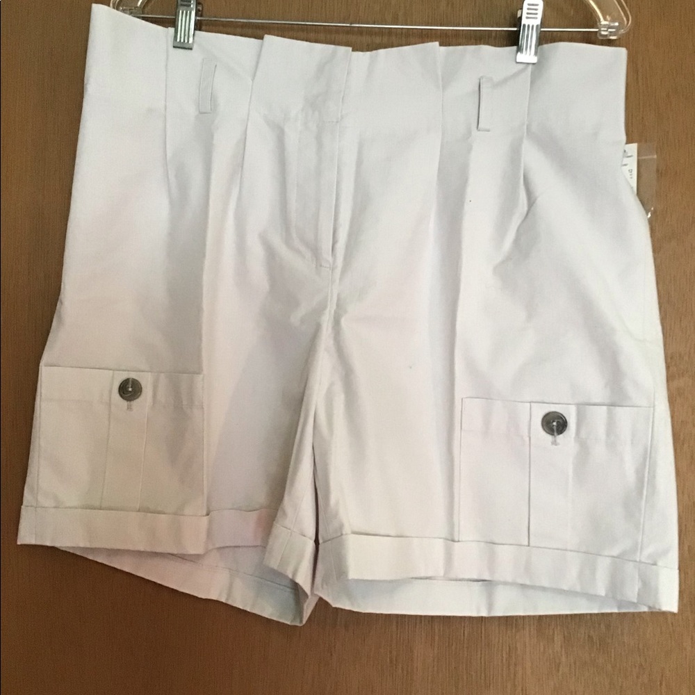 Gianni Bini shorts NWT size 12 high waist.
